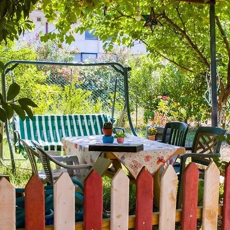 Apartament Belis & *